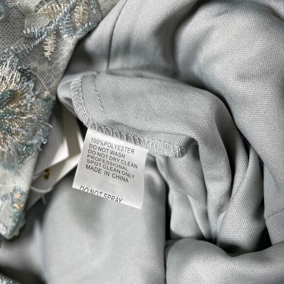 Mac Duggal NWT Embellished V-Neck Illusion Long Sleeve Gown Seamist Size 6 Blue - Picture 8 of 12